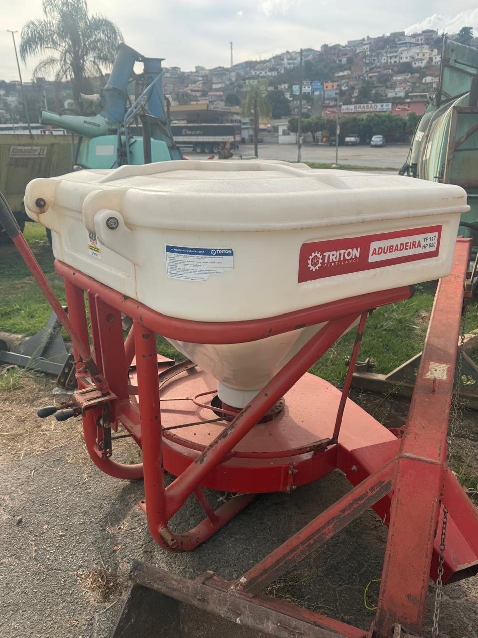 ADUBADEIRA TRITON FERTILANCER